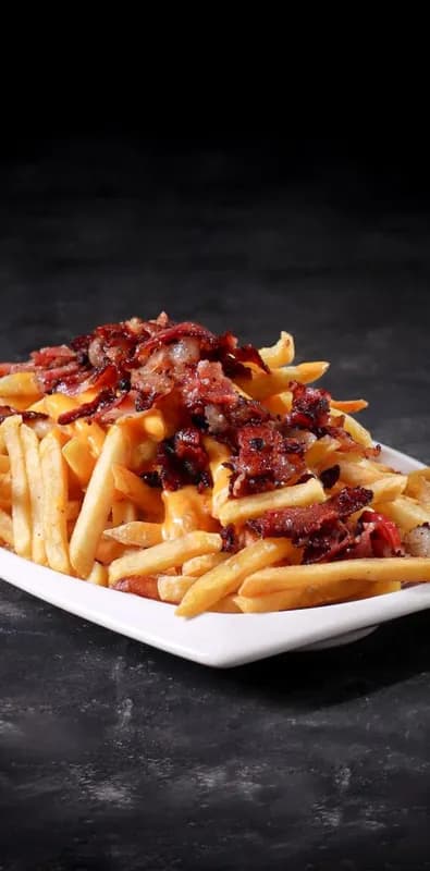 Papas Fritas con Crema Cheddar y Bacon