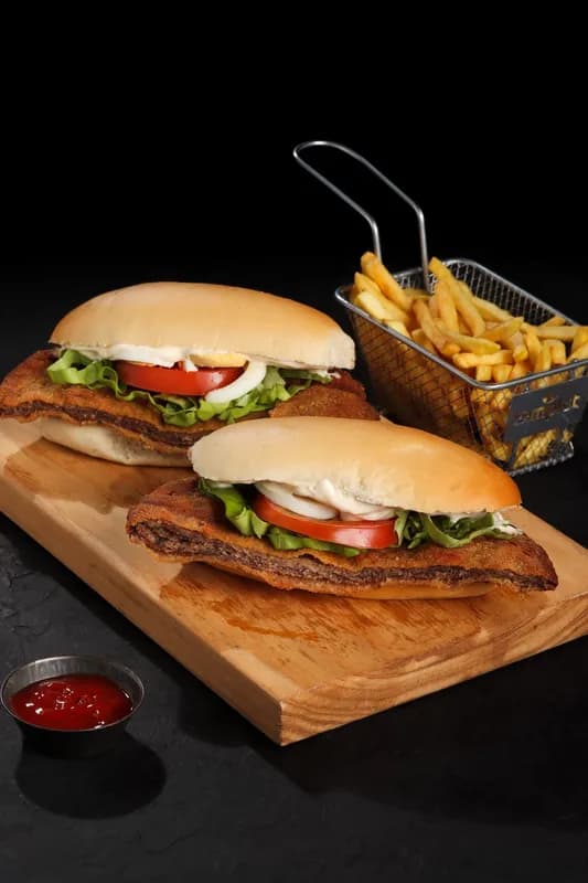 Milanesa en 2 Panes c/Fritas